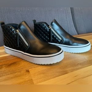 Steve Madden Kids Black Quilted Vicey Side-Zip Hi-Top Sneaker Size 4 Big Girl
